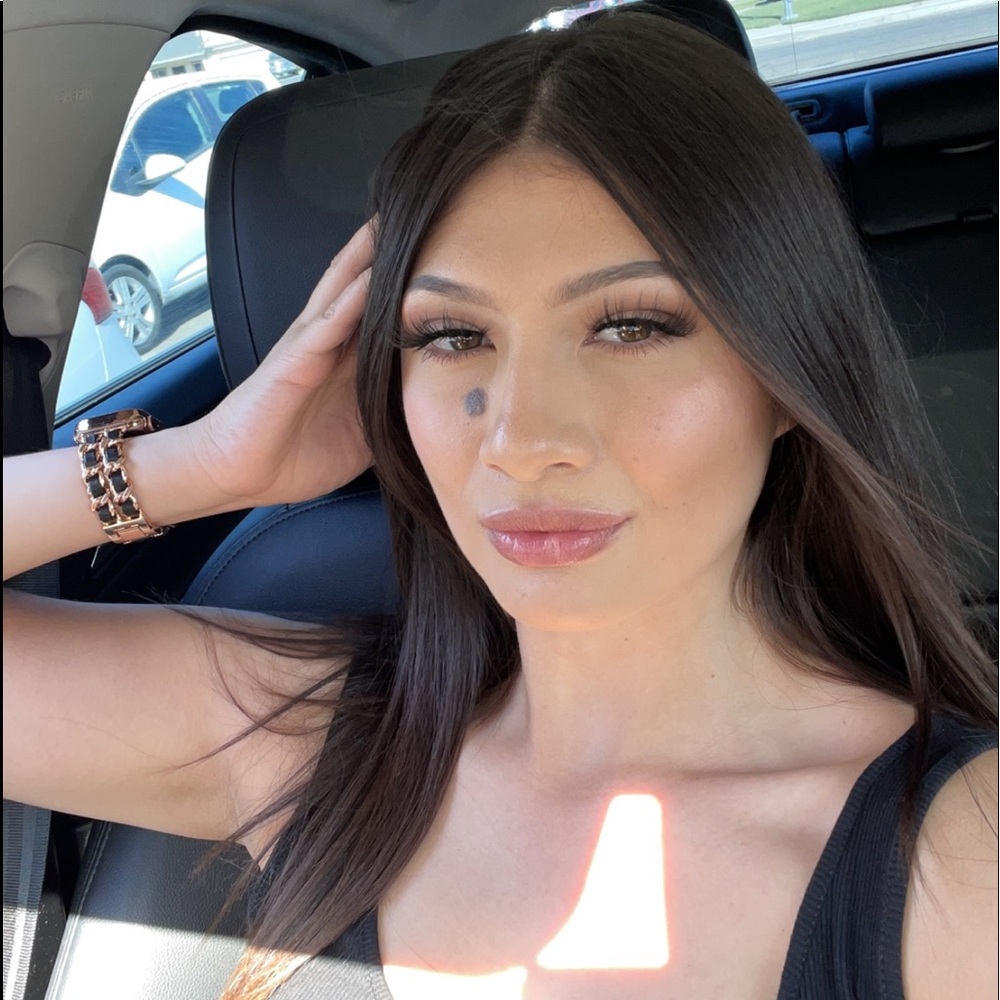 Meet your Posher, Mayra